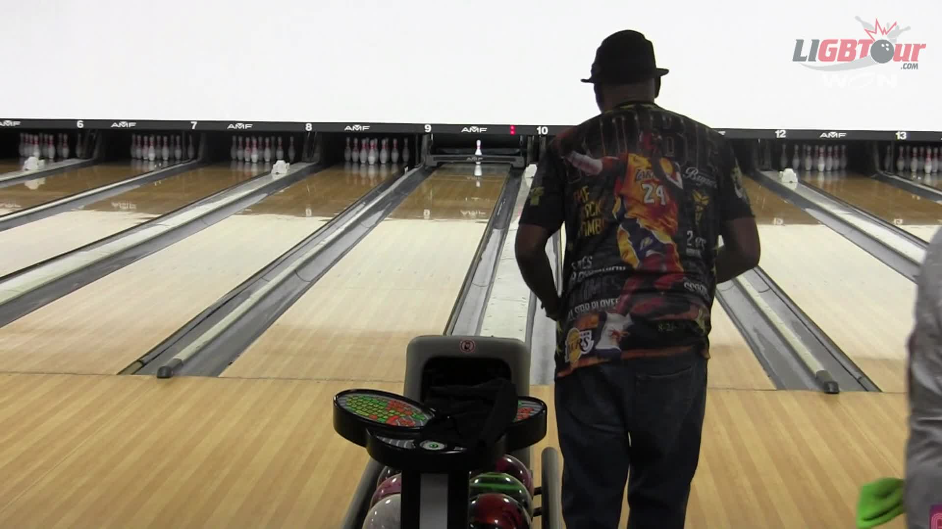 Thumbnail image for LIGBT Bowlers Tour - House Shot Series  S16-E8