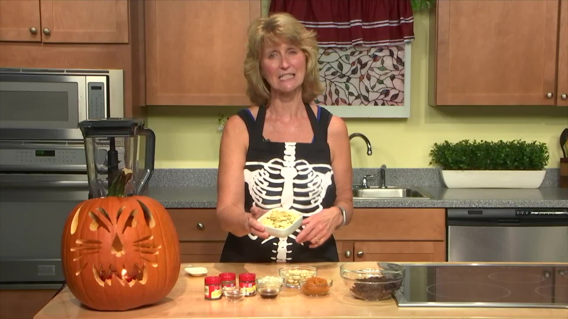 Thumbnail image for Get Healthy with Holly - The Jack O Lantern